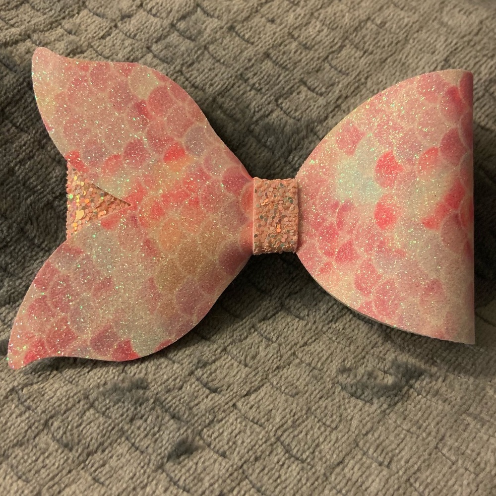 Mermaid tail bow